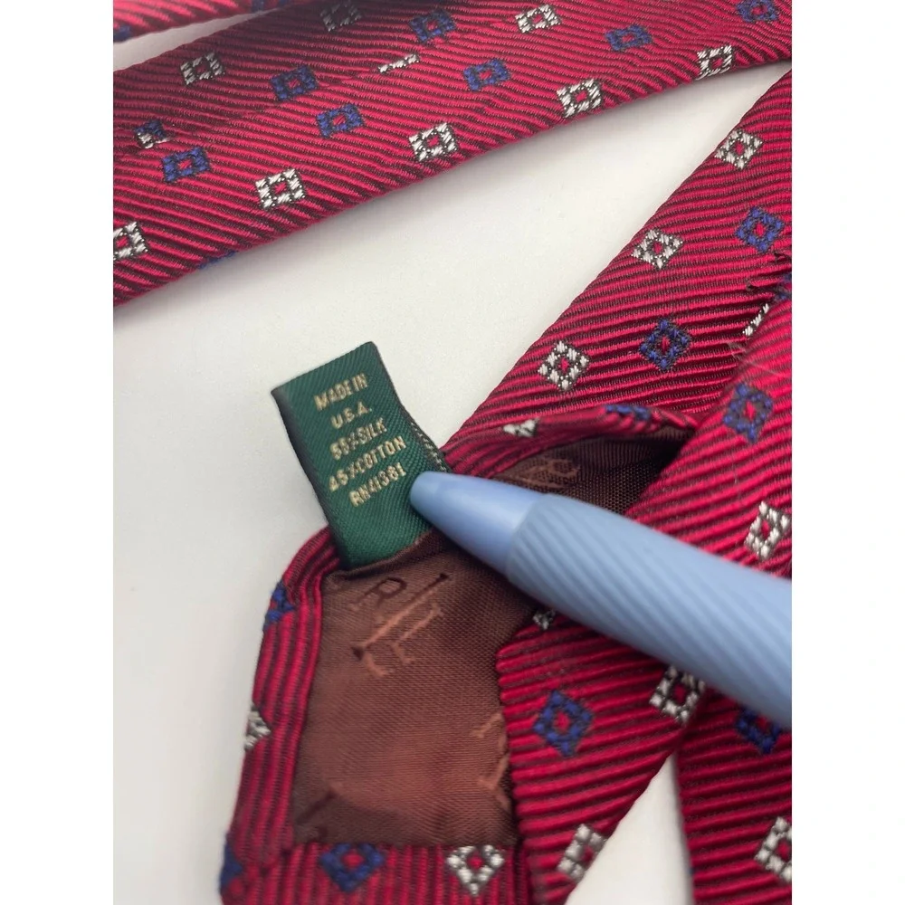 Lauren Ralph Lauren Mens Silk Cotton Burgundy Red Geometric Medallion Tie USA